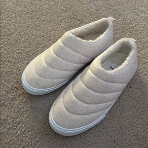 Hurley Cozy Quilted Slip-On Slipper shoes size 6